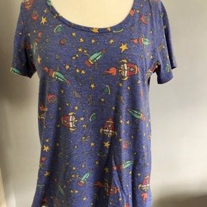 LuLaRoe Classic T in size Small